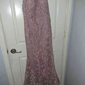 Elegant Lace Evening Gown